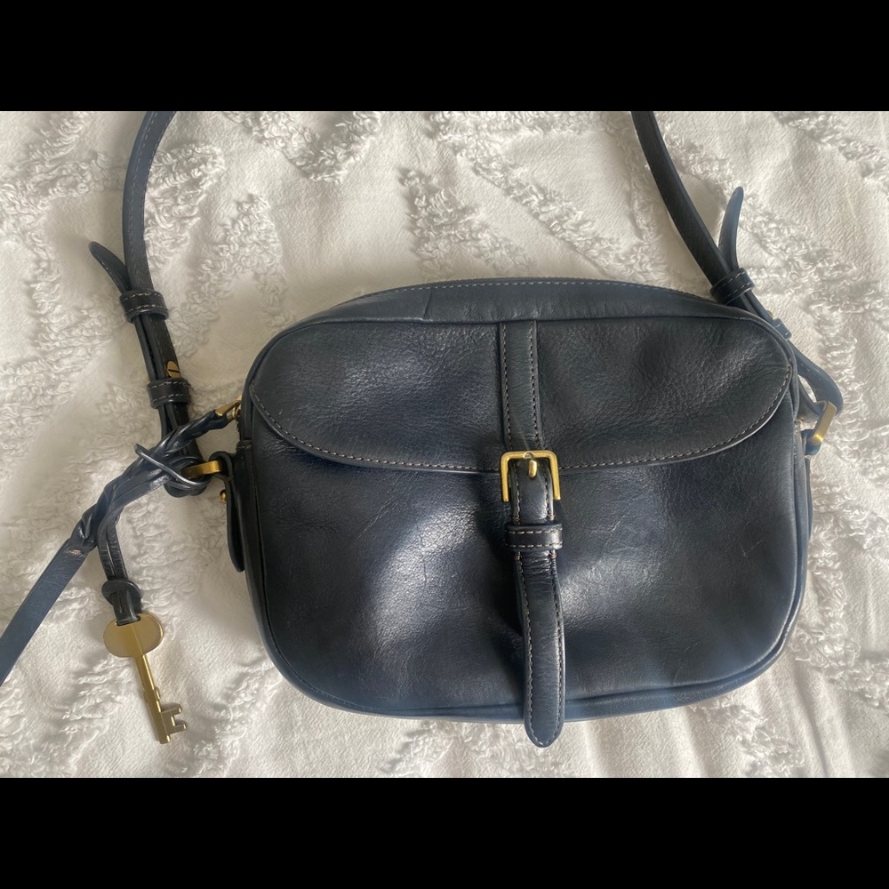 Fossil Leather Crossbody Purse 🖤✨